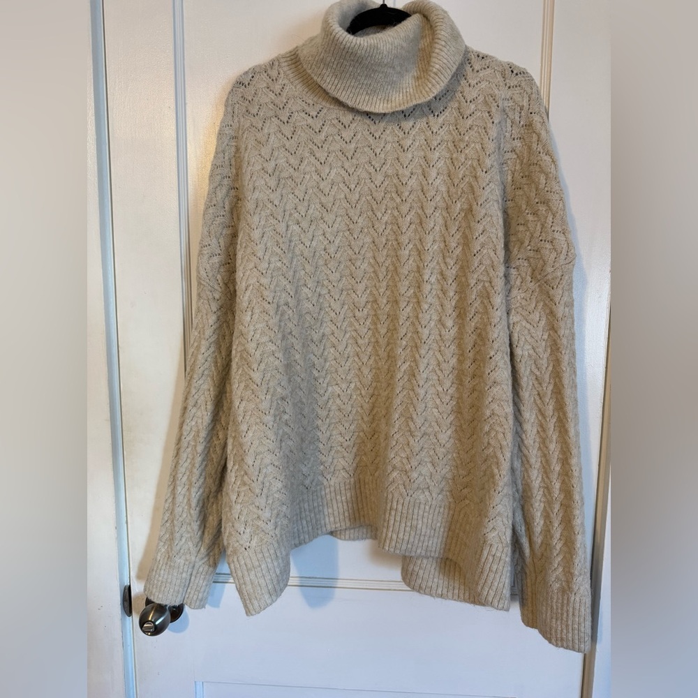 Cream Colored Knit Sweater- Old Navy size XXL Tall